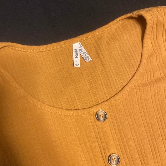 Small t-shirt - Picture 2 of 3